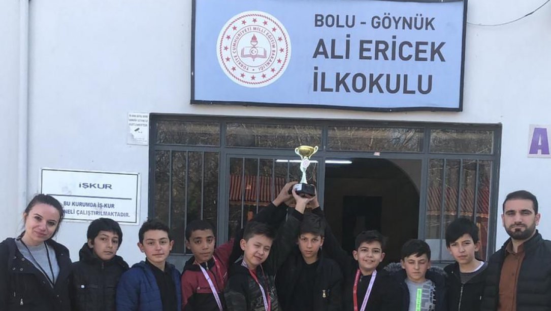 Ali Ericek İlkokulu Voleybol Takımı İl Üçüncüsü Oldu.